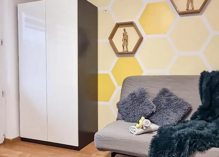 Проживание в семье Fredry 15f *