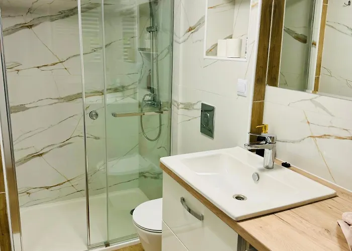 Fredry 15f Kwatera prywatna *