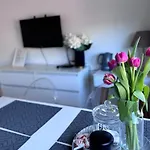 Δωμάτια σε οικογενειακή κατοικία Fredry 15f